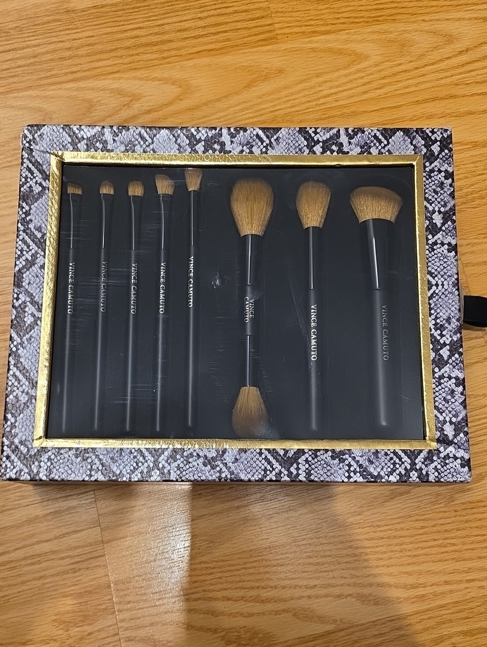 Vince Camuto Black & Brown 8-Piece Makeup Brush Set in Snake-Print Box